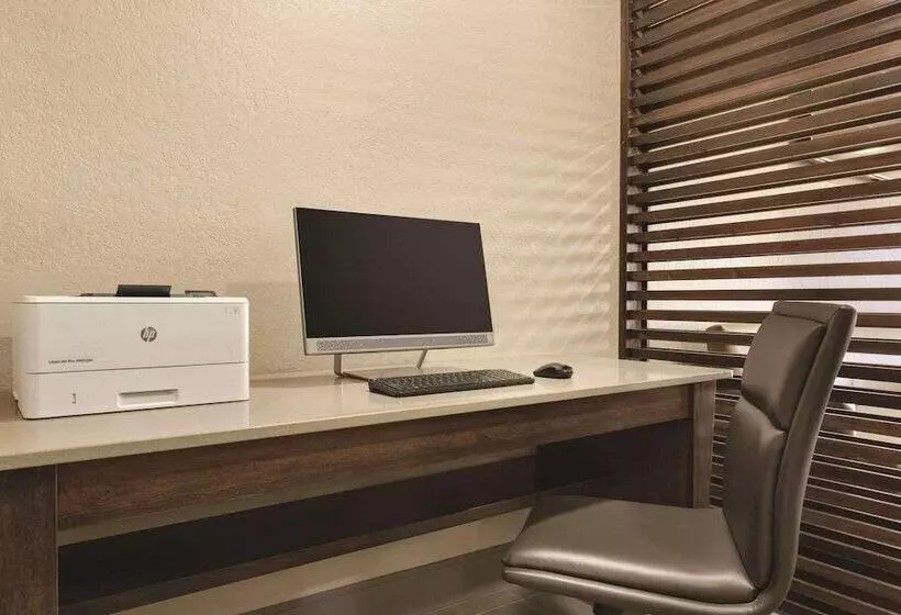 ホテル Country Inn & Suites By Radisson, Coralville, Ia