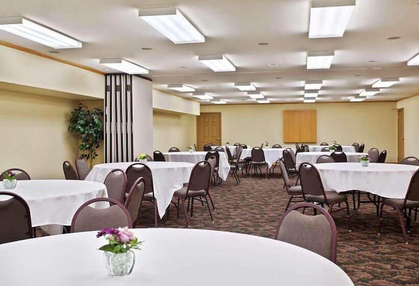 هتل Country Inn & Suites By Radisson, Galena, Il