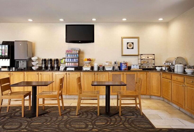 Отель Country Inn & Suites By Radisson Lexington Va