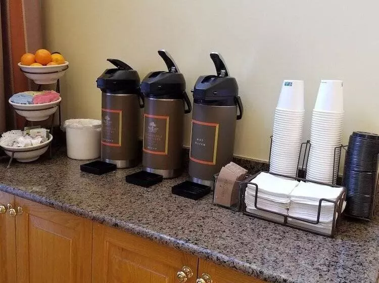 Отель Country Inn & Suites By Radisson Lexington Va