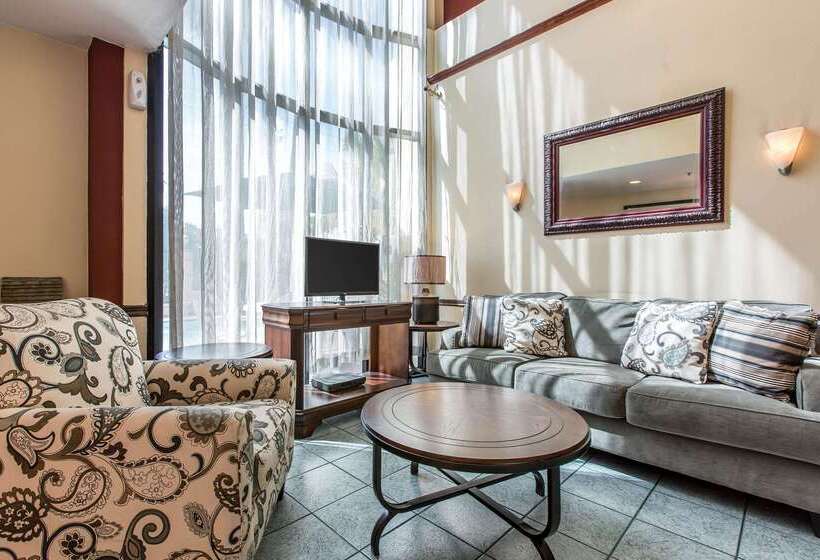 酒店 Econo Lodge Inn & Suites Riverside  Corona