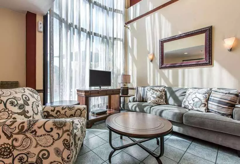 Hotel Econo Lodge Inn & Suites Riverside  Corona