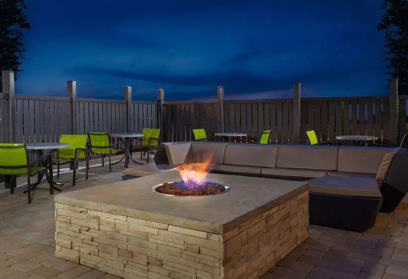 Hotel Holiday Inn Express & Suites   Columbus Airport East, An Ihg