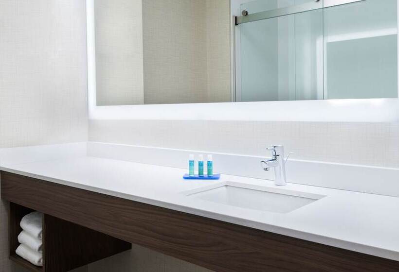 هتل Holiday Inn Express & Suites Columbus Airport East, An Ihg