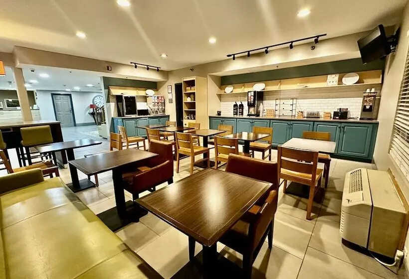 酒店 Radiant Inn And Suites