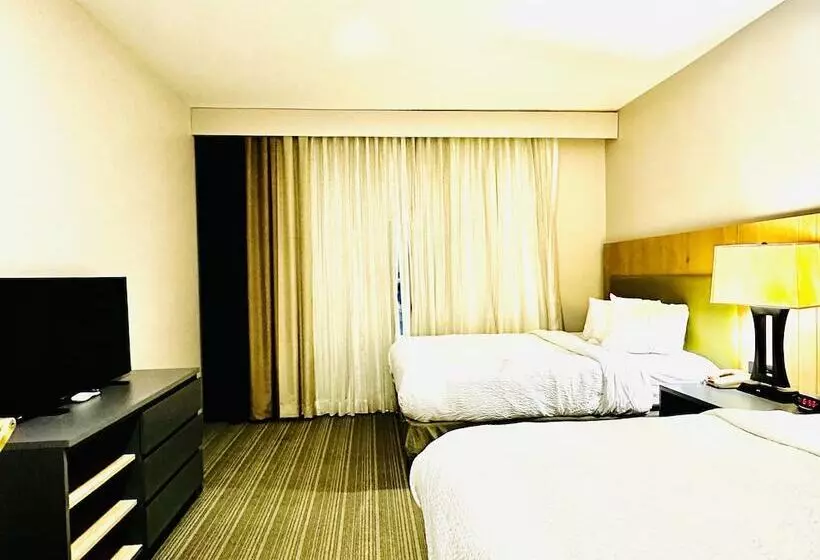 酒店 Radiant Inn And Suites