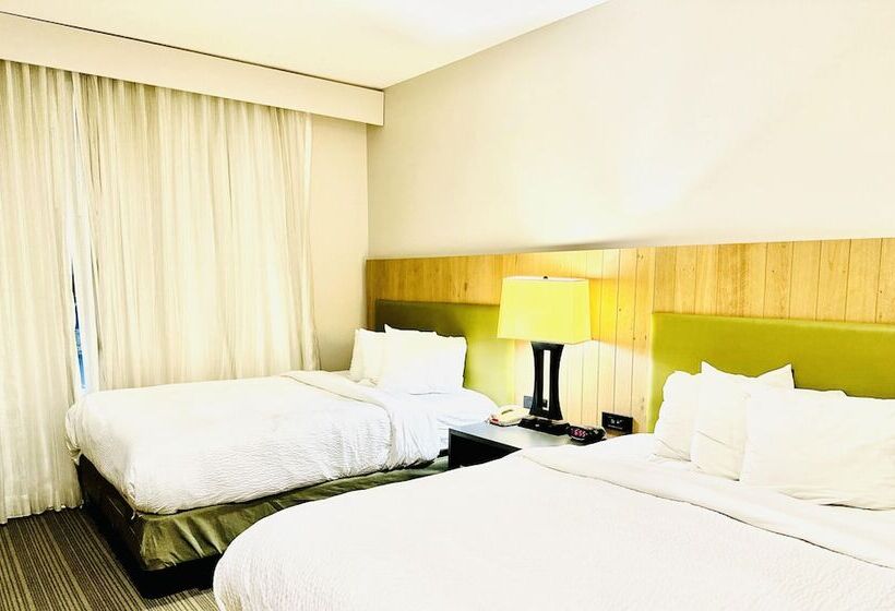 호텔 Radiant Inn And Suites