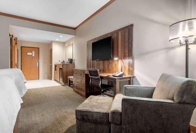 Norfolk Lodge & Suites, Ascend Hotel Collection