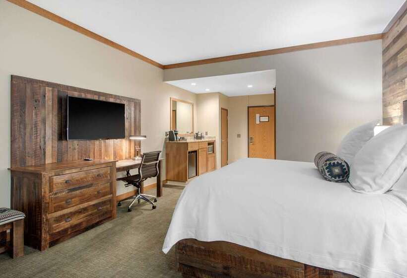 Norfolk Lodge & Suites, Ascend Hotel Collection