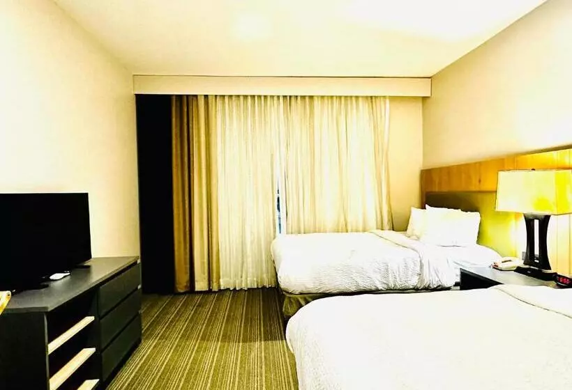 酒店 Radiant Inn And Suites