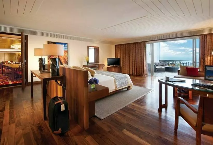 فندق The HNA Beach & Spa Resort