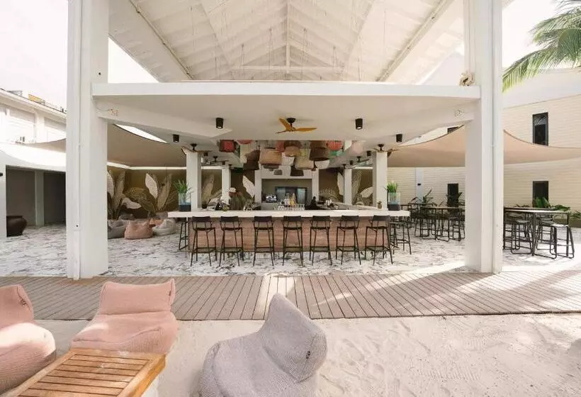 Papagayo Beach Resort