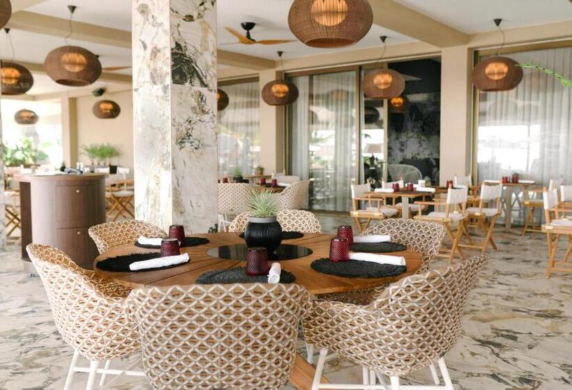 Papagayo Beach Resort