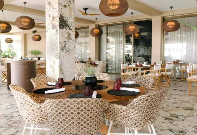 Papagayo Beach Resort