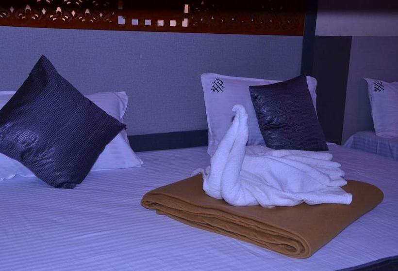 Hotelli Panchavarnaa