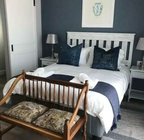 Majatalo Chartwell House