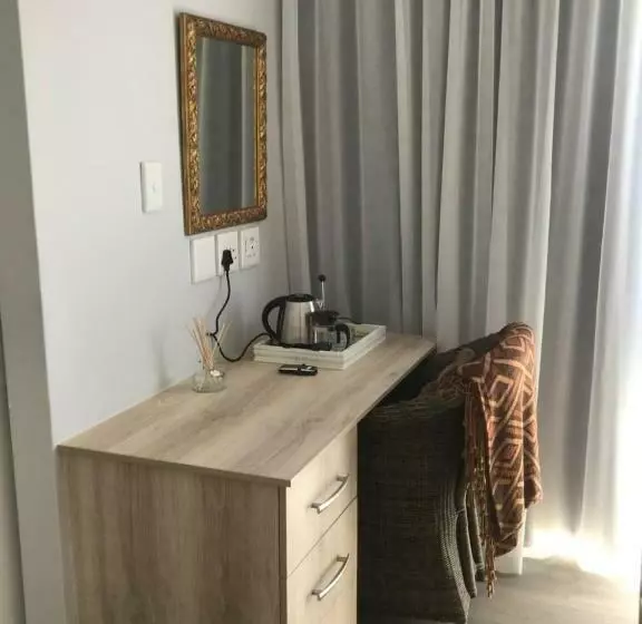 Majatalo Chartwell House