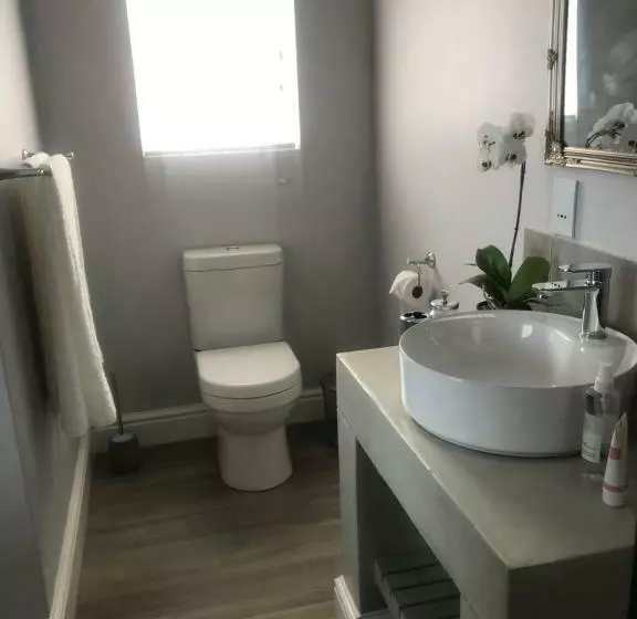 Majatalo Chartwell House