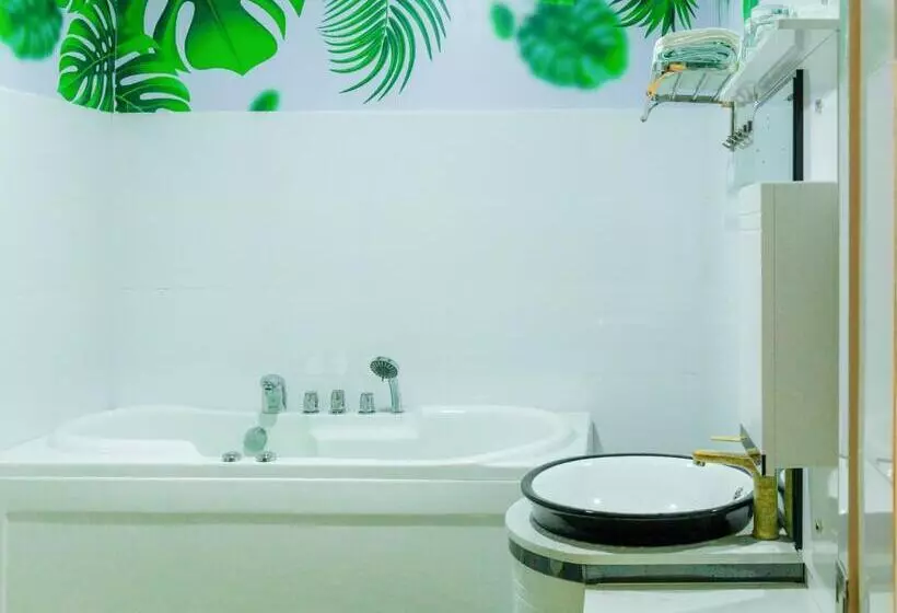 هتل کپسول Nhà Nghỉ K House