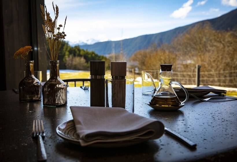 هتل Les Pardines 1819 Mountain Suites & Spa