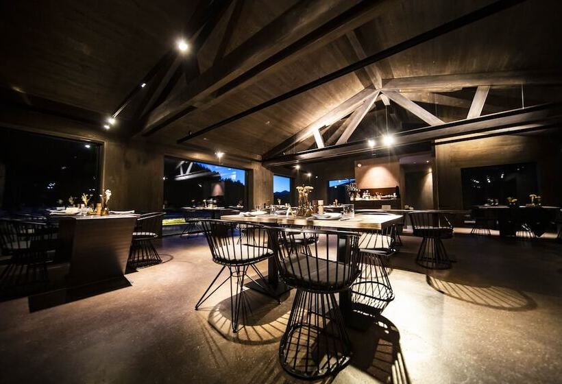 هتل Les Pardines 1819 Mountain Suites & Spa