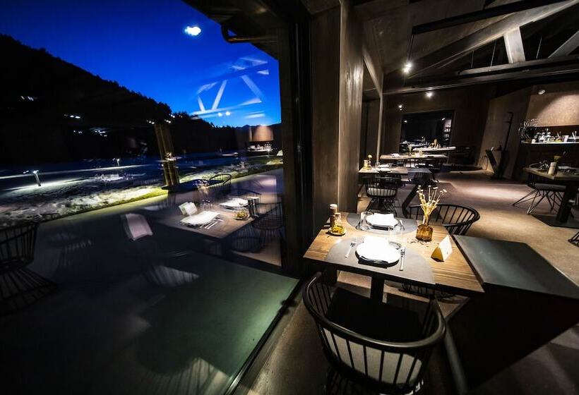 هتل Les Pardines 1819 Mountain Suites & Spa