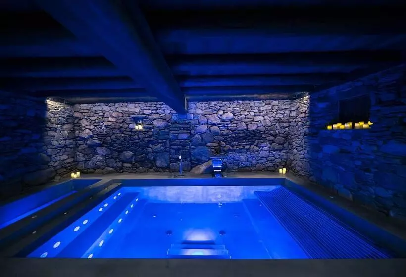 هتل Les Pardines 1819 Mountain Suites & Spa