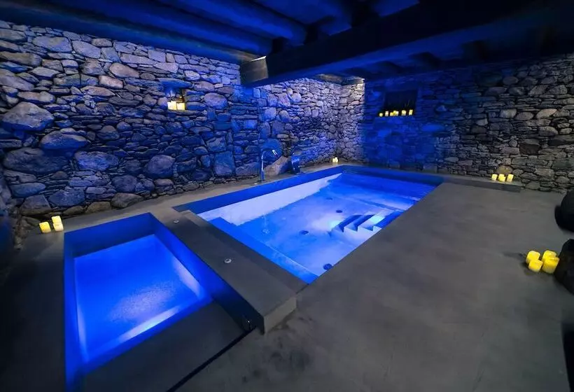 هتل Les Pardines 1819 Mountain Suites & Spa