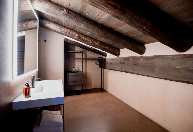 هتل Les Pardines 1819 Mountain Suites & Spa