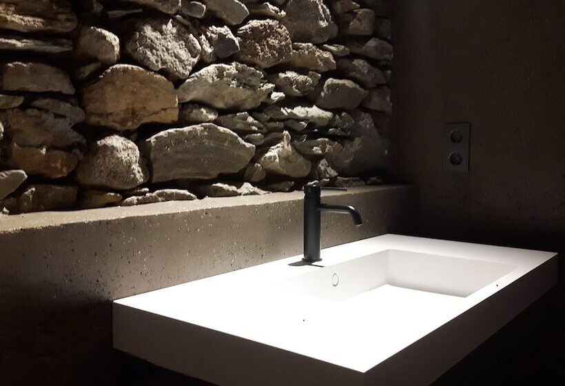 هتل Les Pardines 1819 Mountain Suites & Spa