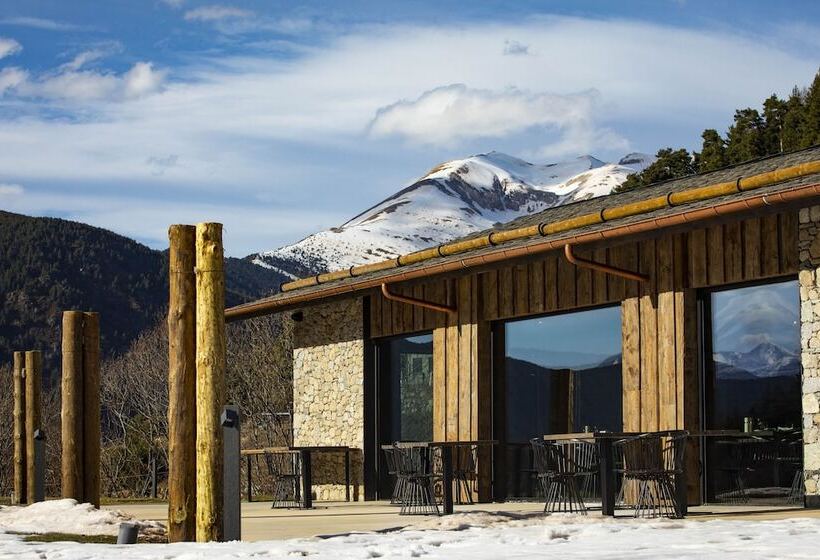 هتل Les Pardines 1819 Mountain Suites & Spa