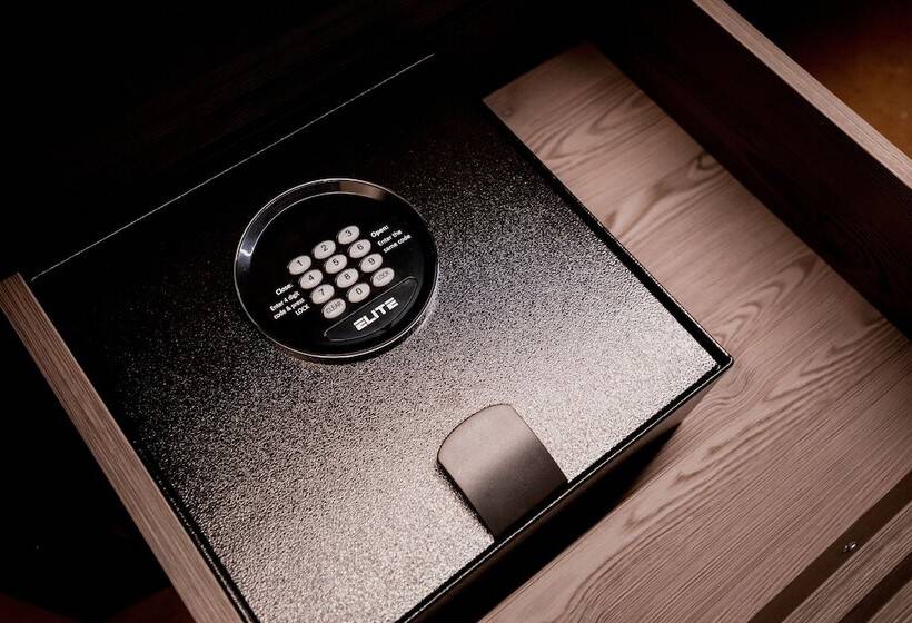 هتل Les Pardines 1819 Mountain Suites & Spa