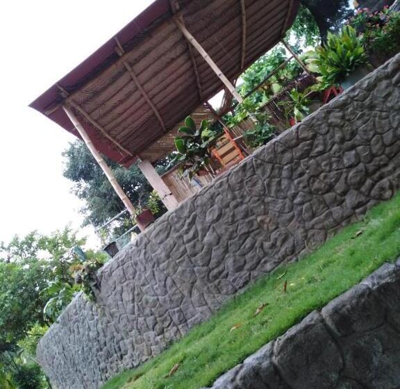 Pension (Hôtel basse catégorie) Mivals