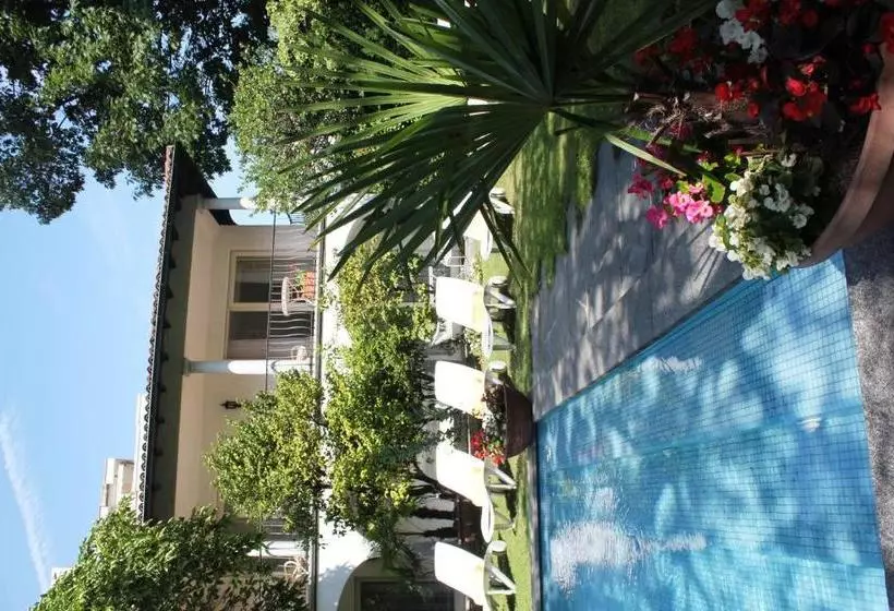 ペンション Villa Olevano