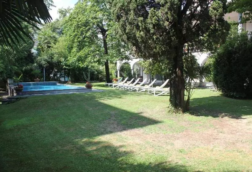 ペンション Villa Olevano
