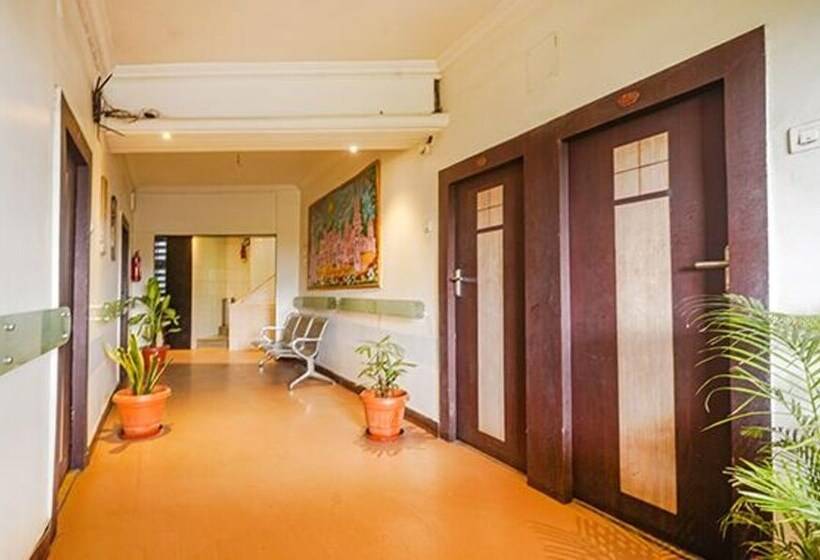 Fabhotel Shravan Nr Eternity Mall