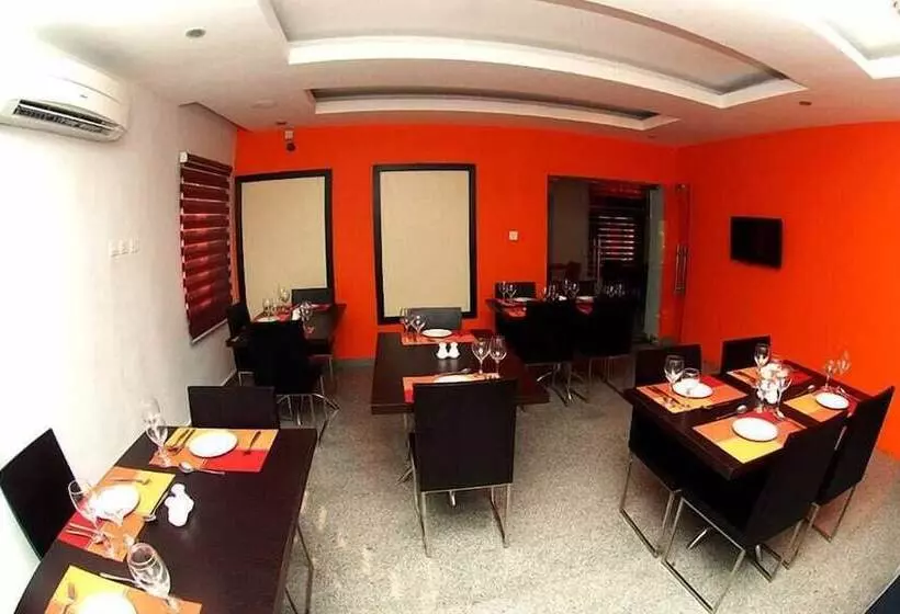 Axor Hotel &suites