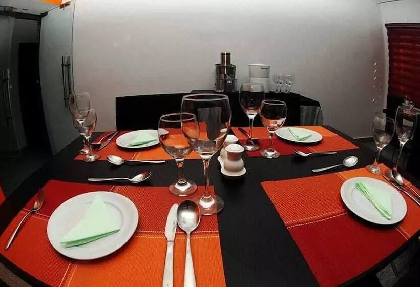 Axor Hotel &suites