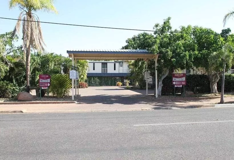 Hotelli Irish Club Accommodation