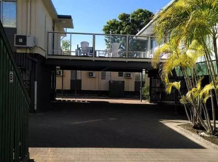 Hotelli Irish Club Accommodation