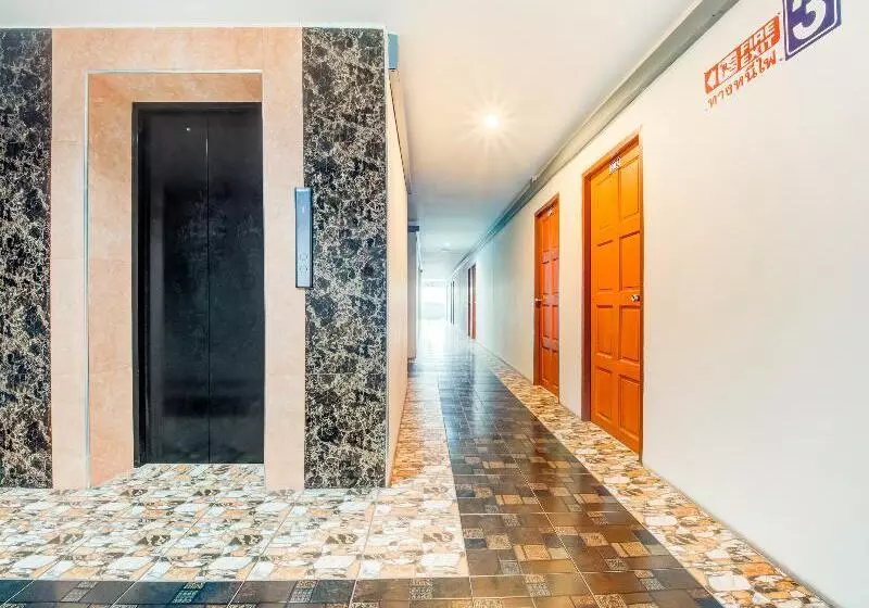 Hotelli Oyo 75337 Ponpaipan1