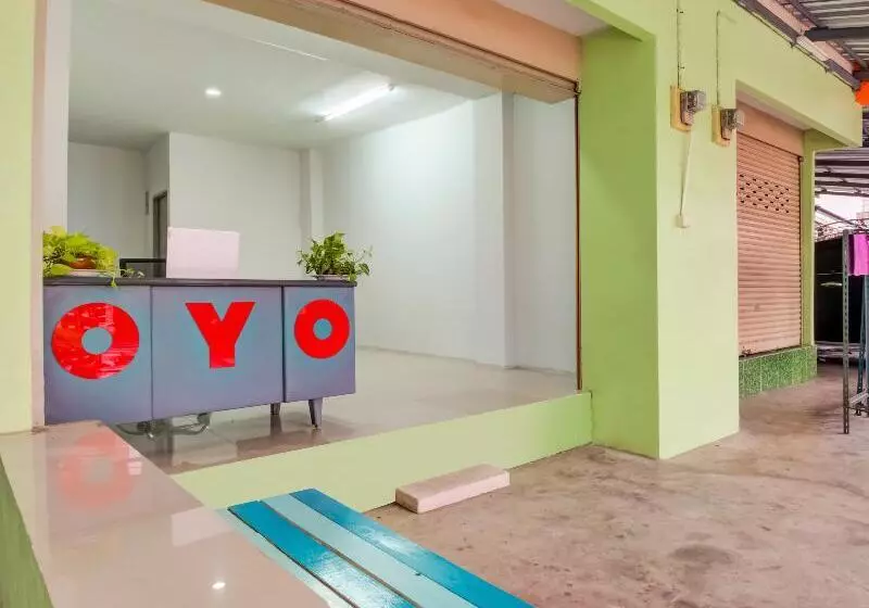 Hotelli Oyo 75337 Ponpaipan1