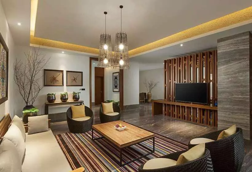 Hotelli Ramada by Wyndham Guergou