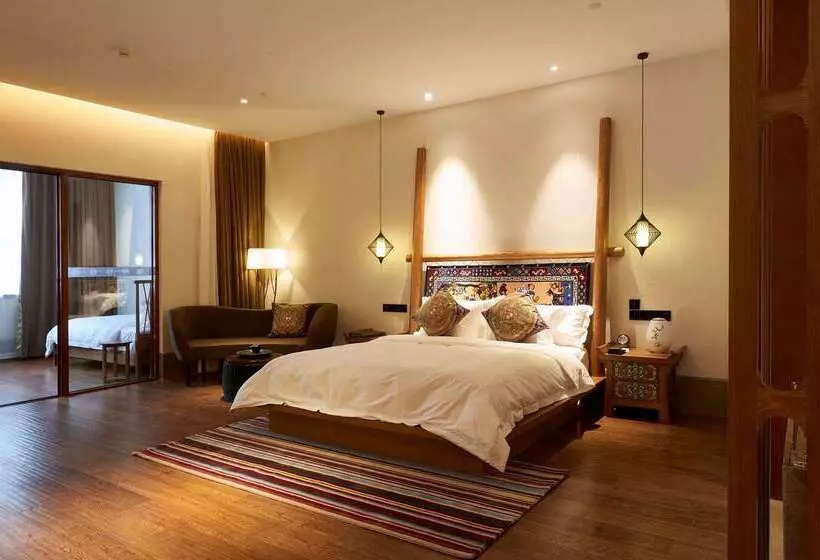 Hotelli Ramada by Wyndham Guergou