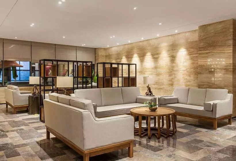 Hotelli Ramada by Wyndham Guergou