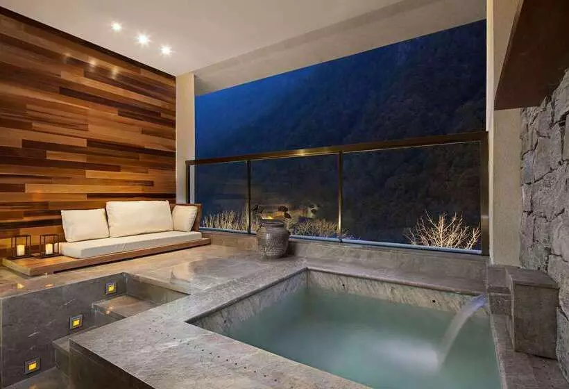 Hotelli Ramada by Wyndham Guergou