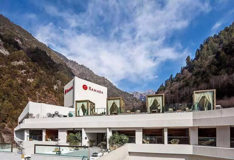 Hotelli Ramada by Wyndham Guergou