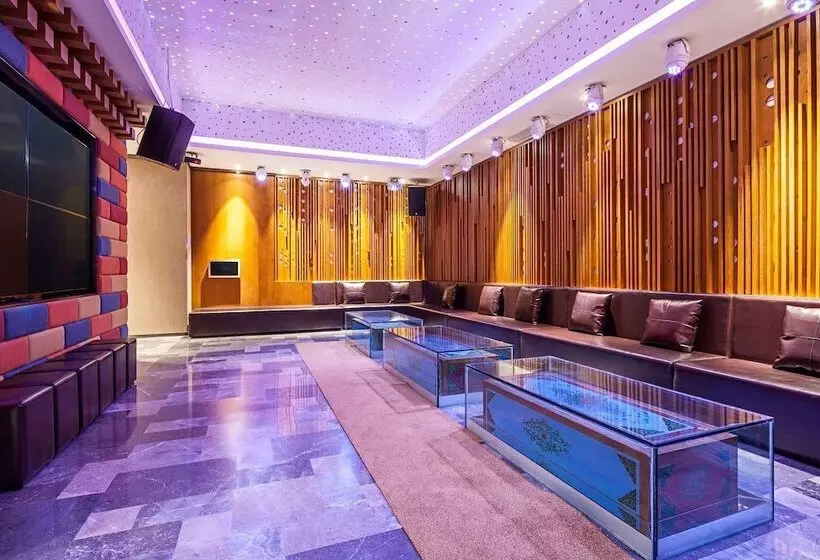 Hotelli Ramada by Wyndham Guergou