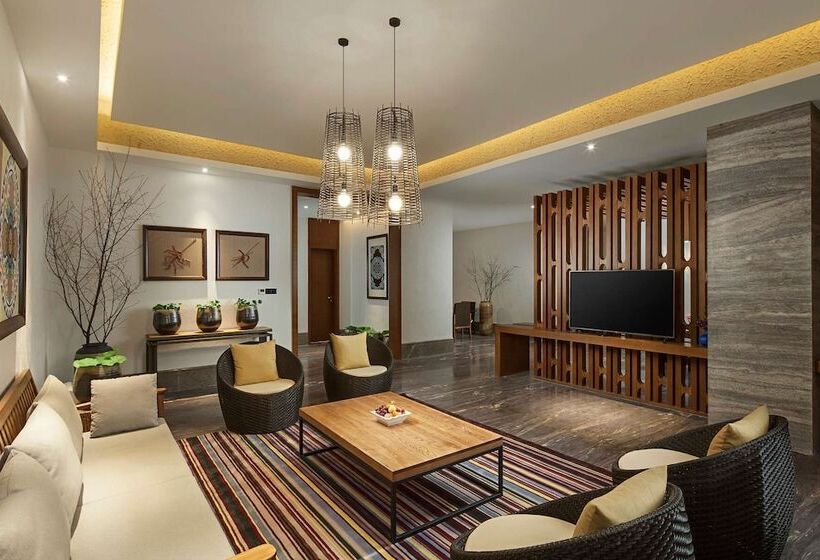 ホテル Ramada by Wyndham Guergou