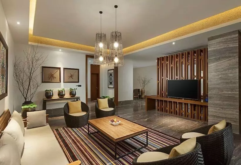 Hotelli Ramada by Wyndham Guergou